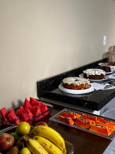 Makanan di atau berdekatan rumah tamu ini