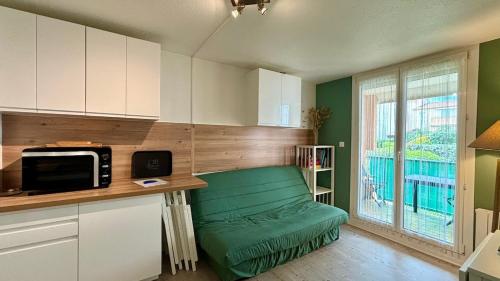 Nice 2-room apartment in residence, pool, parking, air conditioning, WiFi