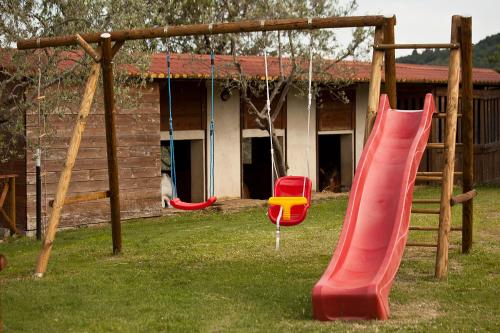Zona de juegos infantil en Agriturismo Ripaiani