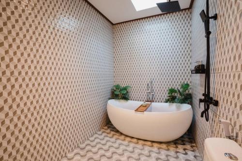 Koupelna v ubytování Villa Eve, 3 mins from La Brisa