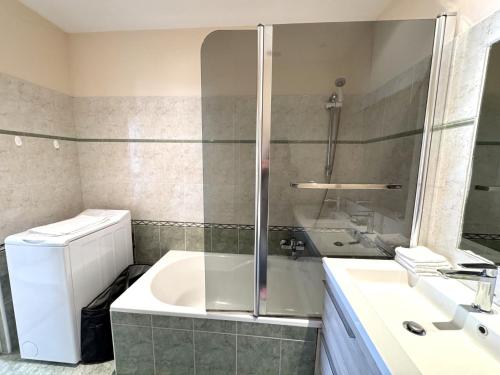ApartHotel Riviera - Hotel des Postes 2 - City center Massena