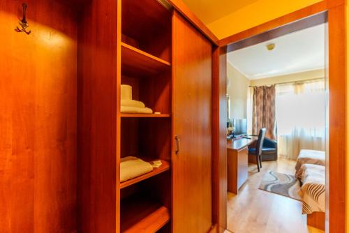 Katil atau katil-katil dalam bilik di Hotel Crisana Arad