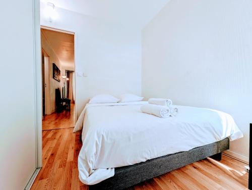 Photo de la galerie de l'établissement Chic and spacious apart with parking, à Saint-Germain-en-Laye