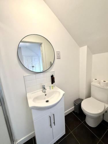 City Centre Embankment View Apartment Sleeps 3 photo 8