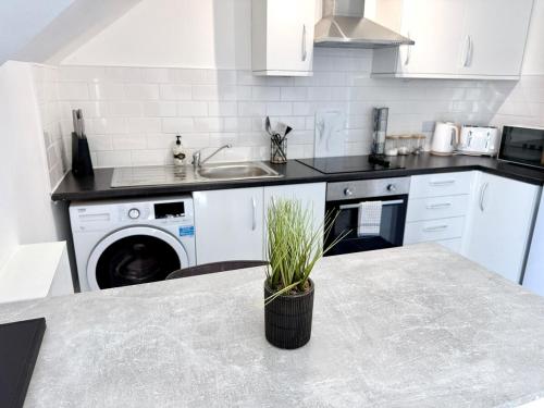 City Centre Embankment View Apartment Sleeps 3 photo 10