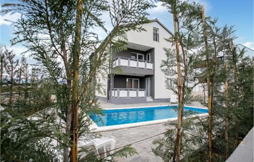 Gorgeous Apartment In Vrsi