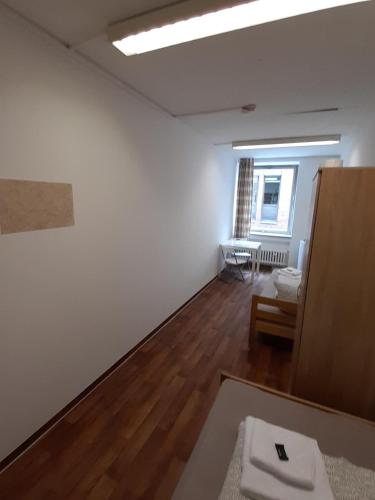 Gambar di galeri bagi 2-Rent Group Hostel Rooms&Apartments GKP2 di Munich