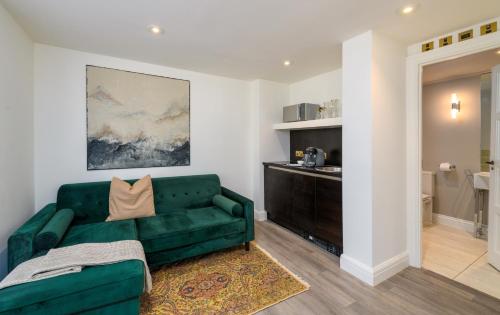 Holm House - Stylish Coastal Suites - HEDD Spa - Silures Bar & Restaurant photo 66