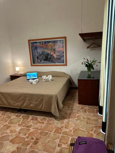 420 roomsにあるベッド