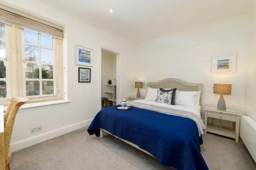 Holm House - Stylish Coastal Suites - HEDD Spa - Silures Bar & Restaurant photo 6
