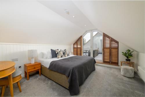 Holm House - Stylish Coastal Suites - HEDD Spa - Silures Bar & Restaurant photo 79