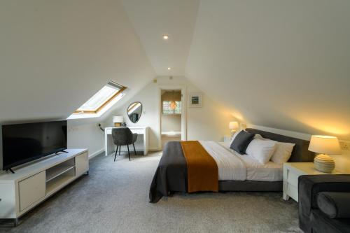 Holm House - Stylish Coastal Suites - HEDD Spa - Silures Bar & Restaurant photo 83