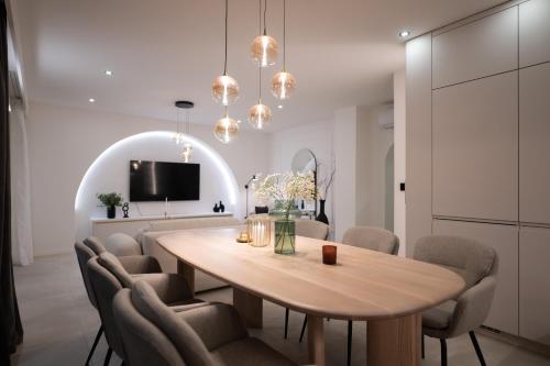Luxury Rooftop Escape Duplex Apartment