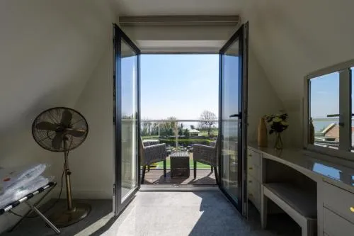 Holm House - Stylish Coastal Suites - HEDD Spa - Silures Bar & Restaurant photo 20