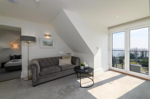 Holm House - Stylish Coastal Suites - HEDD Spa - Silures Bar & Restaurant photo 56