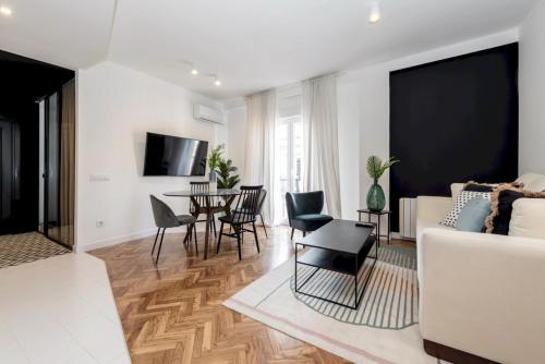 Modern Stylish - 1BD 1BTH - Opera