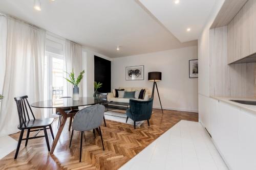 Modern Stylish - 1BD 1BTH - Opera