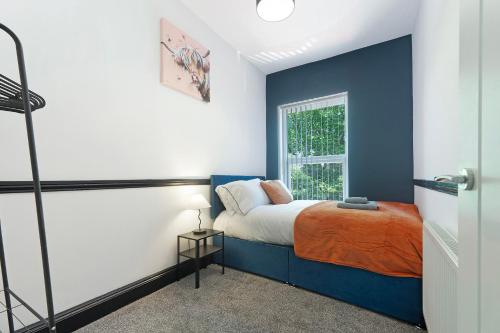 Postel nebo postele na pokoji v ubytování New 4BR in Station Road