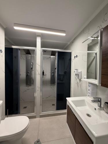 Ένα μπάνιο στο Hotel Kalyan & Spa