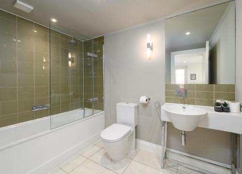 Holm House - Stylish Coastal Suites - HEDD Spa - Silures Bar & Restaurant photo 69