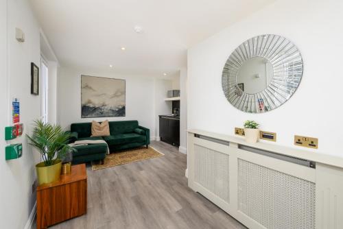 Holm House - Stylish Coastal Suites - HEDD Spa - Silures Bar & Restaurant photo 65