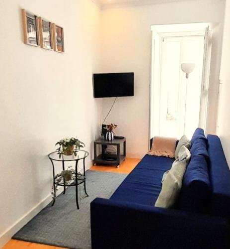 Lisbon Sunny Apartment with Patio
