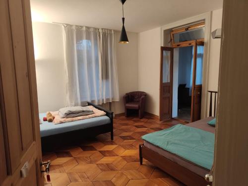 Postel nebo postele na pokoji v ubytování Gemütliches Zimmer im 1OGB Nur 2 Min vom Hbf Solothurn entfern