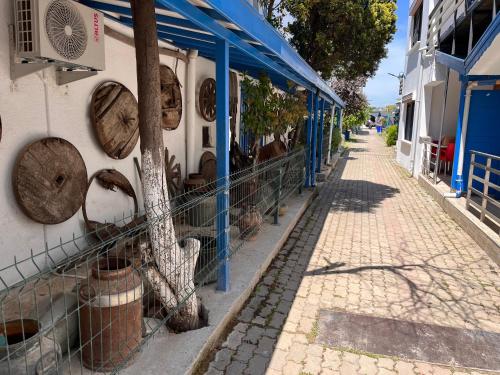 Kejiranan di persekitaran atau kejiranan dekat dengan hotel