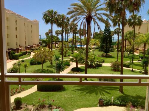 Islantilla en primera línea de playa piscina