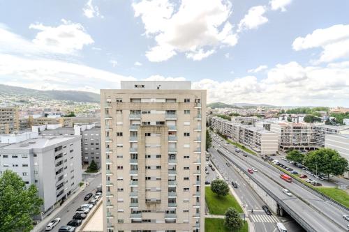 Mira Bracara by House and People