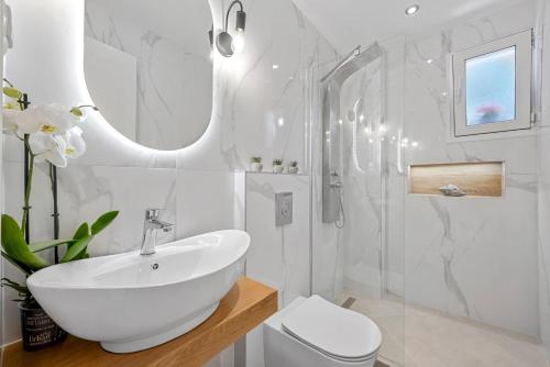 Ένα μπάνιο στο Aristo Apartment by Estia