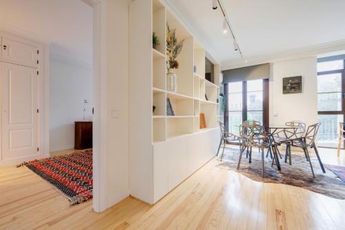 Bright Luxurious - 1BD 2BTH - AtochaRetiro