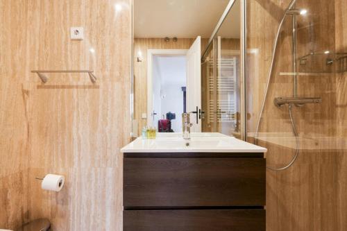 Bright Luxurious - 1BD 2BTH - AtochaRetiro