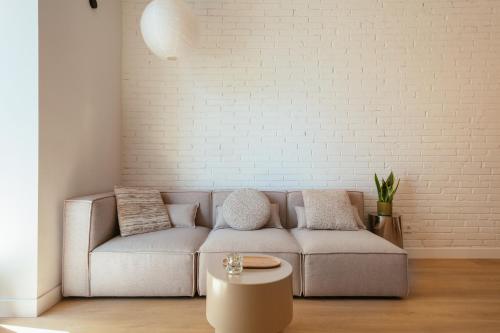 A seating area at Newly Renovated Stylish Eixample - Great Location