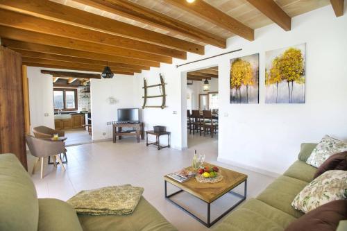 Villa Can Toni Pau by Villa Plus