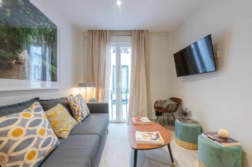 Sophisticated brand new flat in historic district
