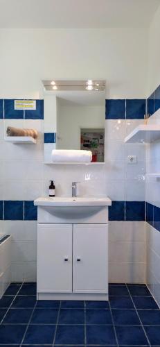 Dapur atau dapur kecil di Gîte Palma, vue exceptionnelle vallée Provençale