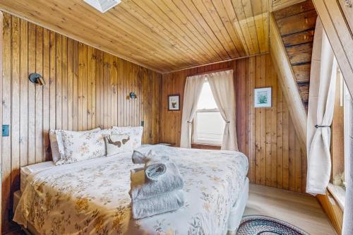 Postel nebo postele na pokoji v ubytování Spruce Ledge