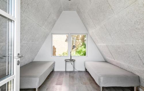 Zona de estar de Stunning Home In Vemb With Wifi