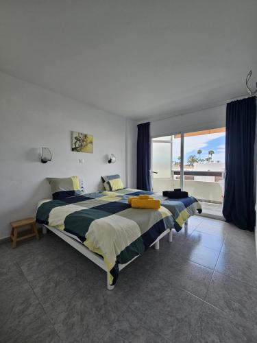 Playa del Ingles - J&J near Yumbo