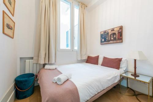Stylish centric- 2Bd 2Bth -city center