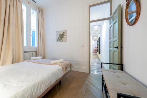 Stylish centric- 2Bd 2Bth -city center