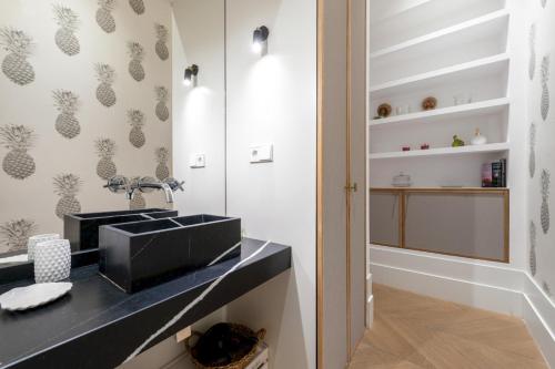 Stylish centric- 2Bd 2Bth -city center