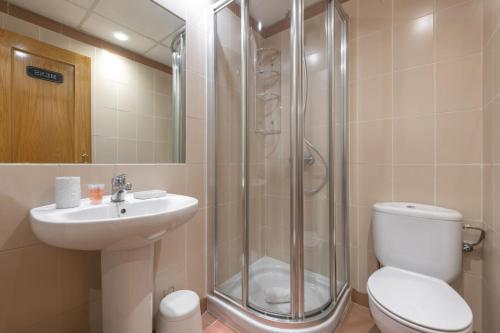 Cozy Apartment- 2BD 2BT- Malasaña