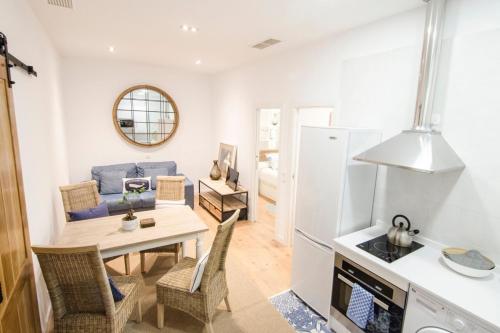 Cozy 2BD apartment - Sol city center