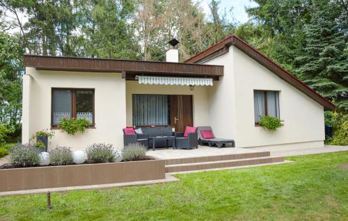 Cozy Home In Biskupice With Wifi