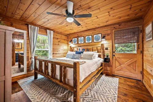 Ένα ή περισσότερα κρεβάτια σε δωμάτιο στο Cozy Cove