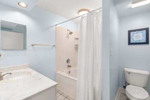 Koupelna v ubytování Sandpiper 301