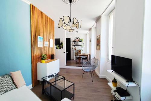 Bright 45m near the Jardin Public