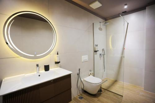 Koupelna v ubytování Joelle Premium Hotel